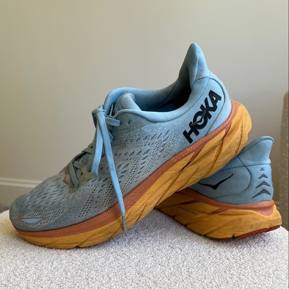 Hoka Women's Clifton 8 Athletic Shoes - Size 9 - Picture 2 of 6